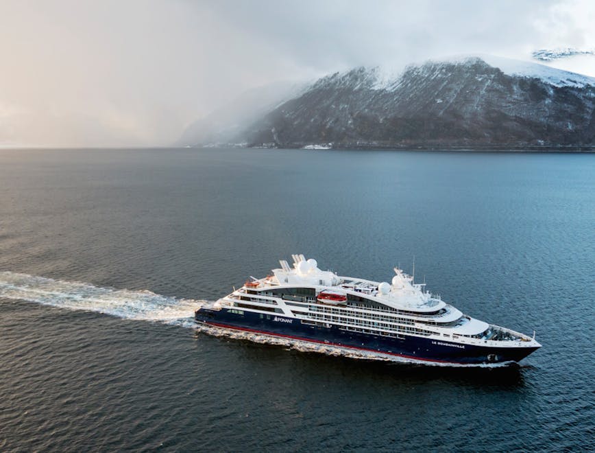 essais en mer; sovik boat vehicle transportation ship cruise ship ferry