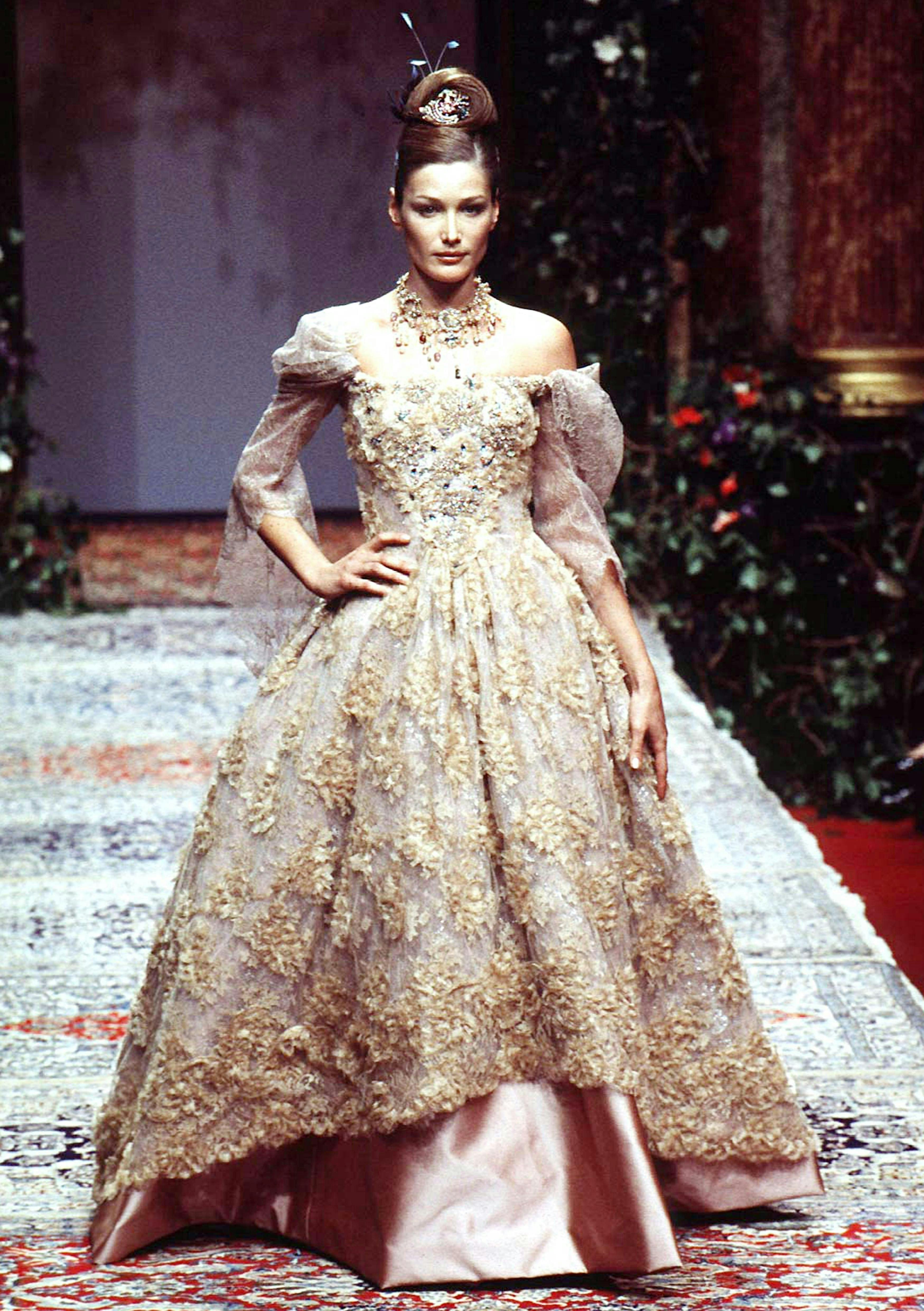 Lacroix Haute Couture printemps-été 1996.