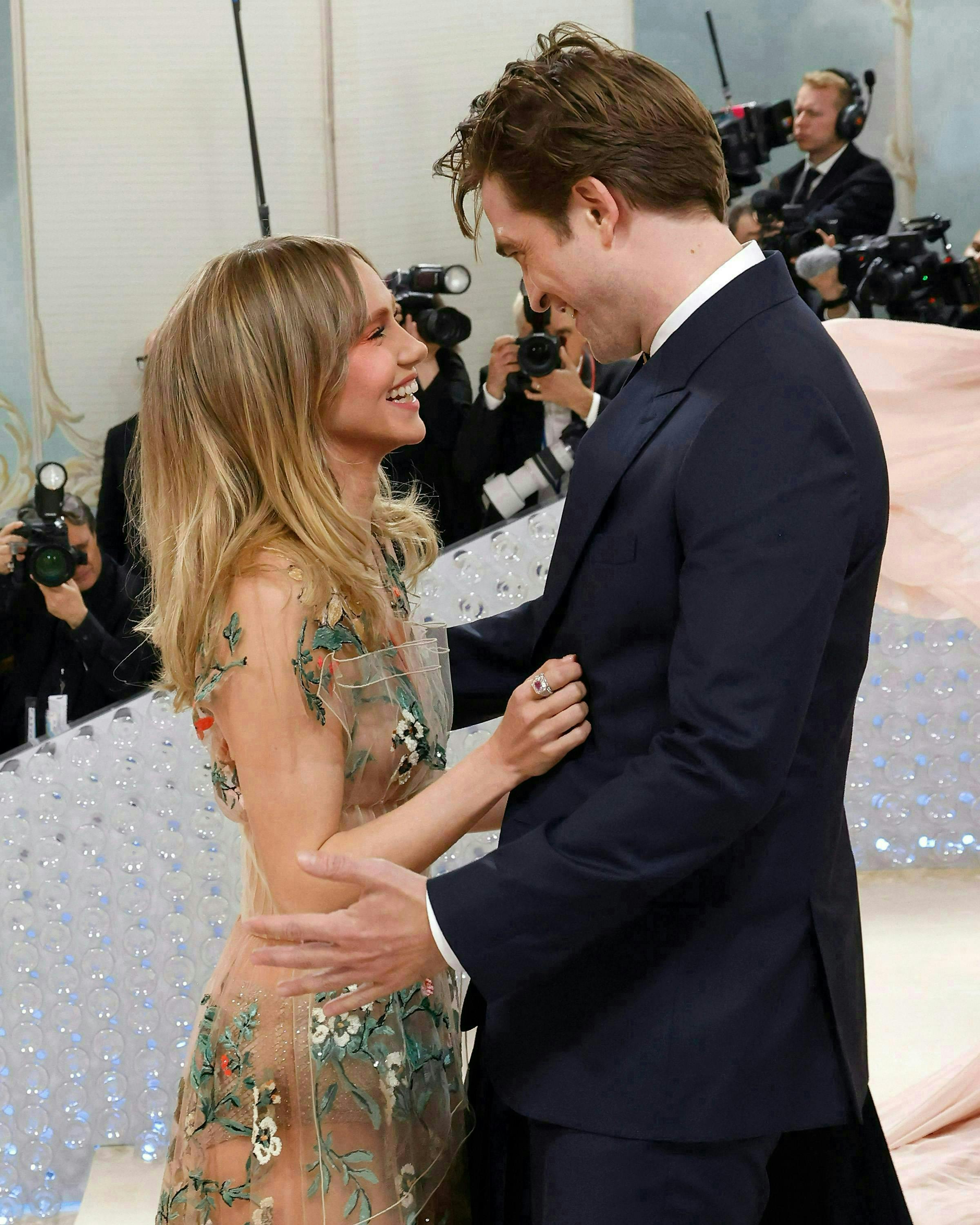 Suki Waterhouse et Robert Pattinson au Met Gala. © Getty Images